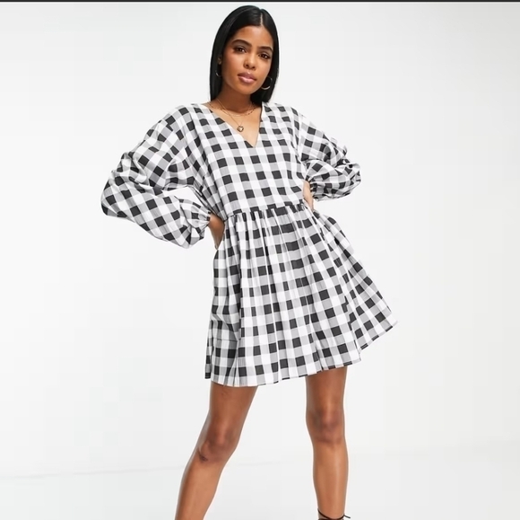 ASOS Maternity Vfront smock romper in mono gingham Contemporary Collegiate - Picture 1 of 14